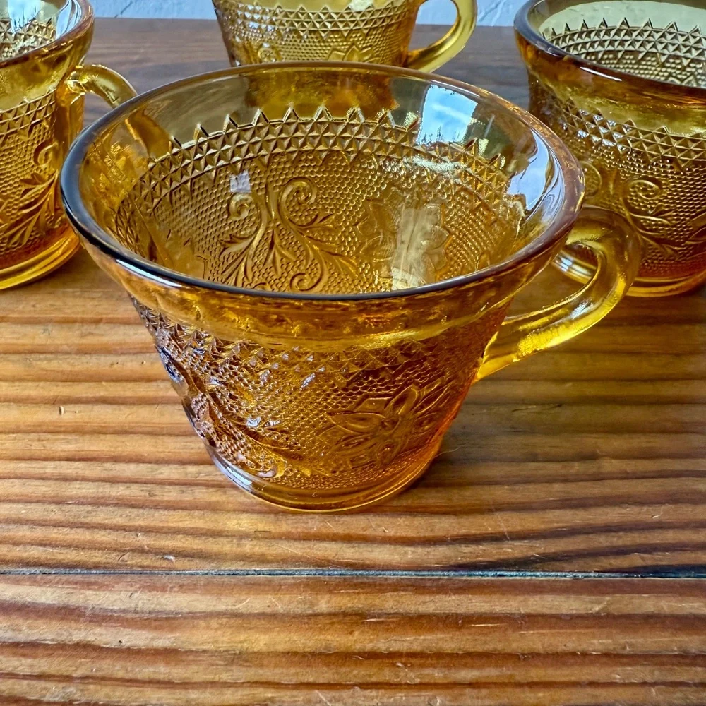 Tiara Sandwich Amber Pressed Glass Cups – Set of 4 - Picture 5 of 9